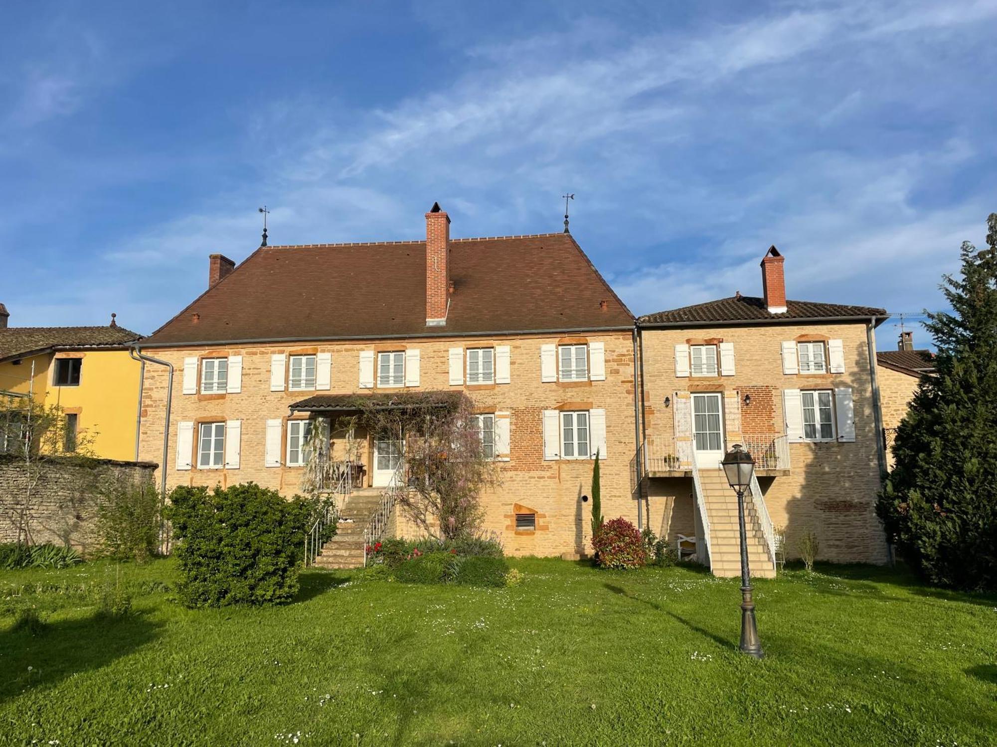 Le Logis D'aze Aze (Saone-et-Loire)