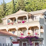 Kadith Apartments