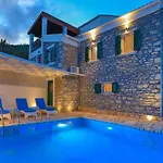 Villa Regina: Above Agni, superb views&pool