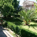 Kantas Beachfront Studios