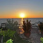 Corfu Beachfront Holiday Houses Yannis On Agios Gordios Beach