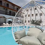 Lefkimi Hotel