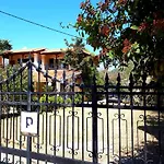 Tholeto Apartments