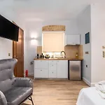 Curcumelli Luxury Suites - Πορτονι 2