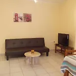Cozy Apartment Near The Airport