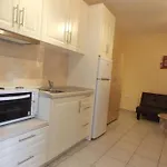 Cozy Apartment Near The Airport