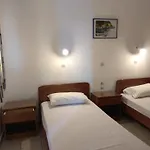Lemon Grove Hotel And Studios