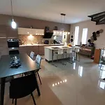 Key Point Town House