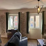 Cosy Old Port Apt In Old Town