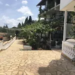 Snug Apartment In Mpenitses With Shared Pool