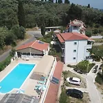 Homely Apartment In Mpenitses With Balcony