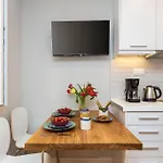 Spianada Wood & White - Minimal Fabulous Apt!