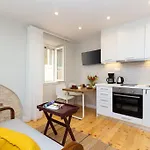 Spianada Wood & White - Minimal Fabulous Apt!