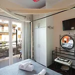 Central Apt In Town