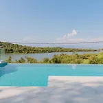 Villa Serapias By Posarellivillas