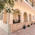 Dora'S Apartment
