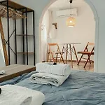Isabella Suites: An Old Venetian Home