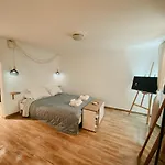 Isabella Suites: An Old Venetian Home