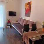 Ranias Cozy Apartment University