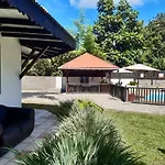 Studio Charmant A Le Robert 17 M² Avec Piscine Partagee