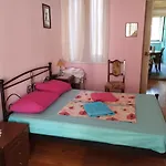 Old Town Apartment Best Place Very Close To Liston Balkony And Very Quiet