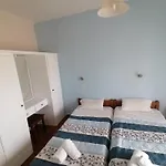 Nikos Apartments