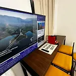 Travelers Luxury Suites, Studios & Apartments