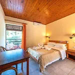 Mimosa Apartments With Pool
