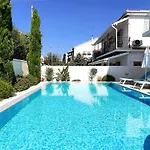 The Central Residence - Kassiopi Corfu Villas