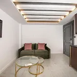 Kantoni Luxury Suites