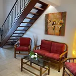 Villa Perris Apartments