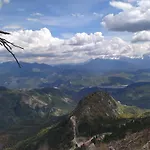 O Elatos