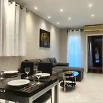 Seascape Elegant Apartment