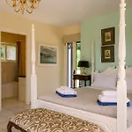 Villa Fioraki