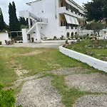 Ameli Apartment With Mountain View And Private Parking