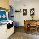 Costa'S Steak House Apartment