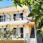 Brounos Apartments