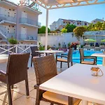 Kouros Apartments & Studios By Hotelius