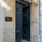Modern-Vintage Old Town Suites