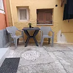 Newly Renovated Apartment Next To The Port