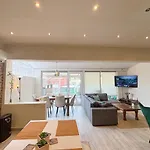 Manoshouse