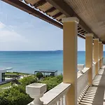 Aurora Beach House