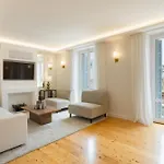 Agora Luxury Apartment By The Boyar Collection