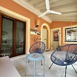 Mantarini Cottage