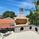 Chrysa Apartment