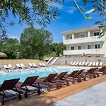 Kopelula Resort