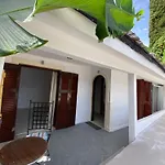 Vivaria House