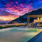 Avale Luxury Villa
