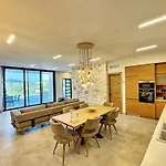 Villa Otter By Posarellivillas