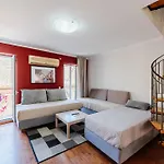 Liston Suites